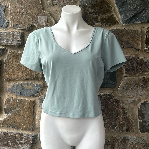 Lululemon Athletica Align Short Sleeve Cropped T-Shirt in Silver Blue Size 8 - Picture 1 of 5